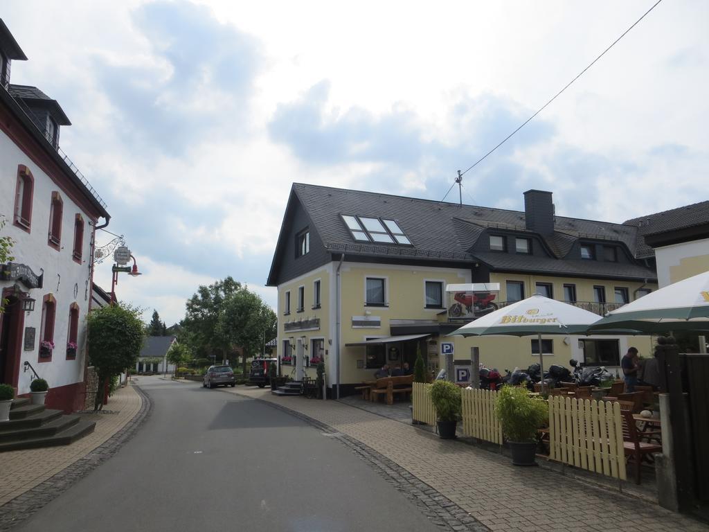 Hotel & Restaurant Huellen Barweiler Exterior foto